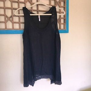 3/$15✨ Flowy Black Boho Rayon Tank Top with lace detail, Size small